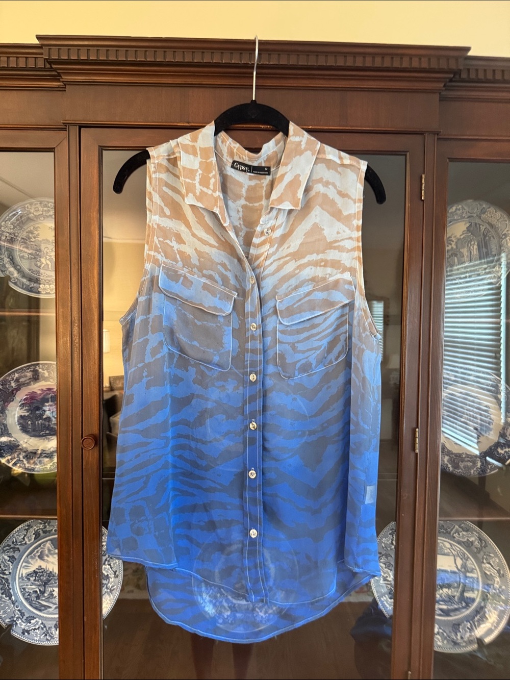Gypsy 05 Blue and Cream Ombre Sleeveless Button-Up Blouse